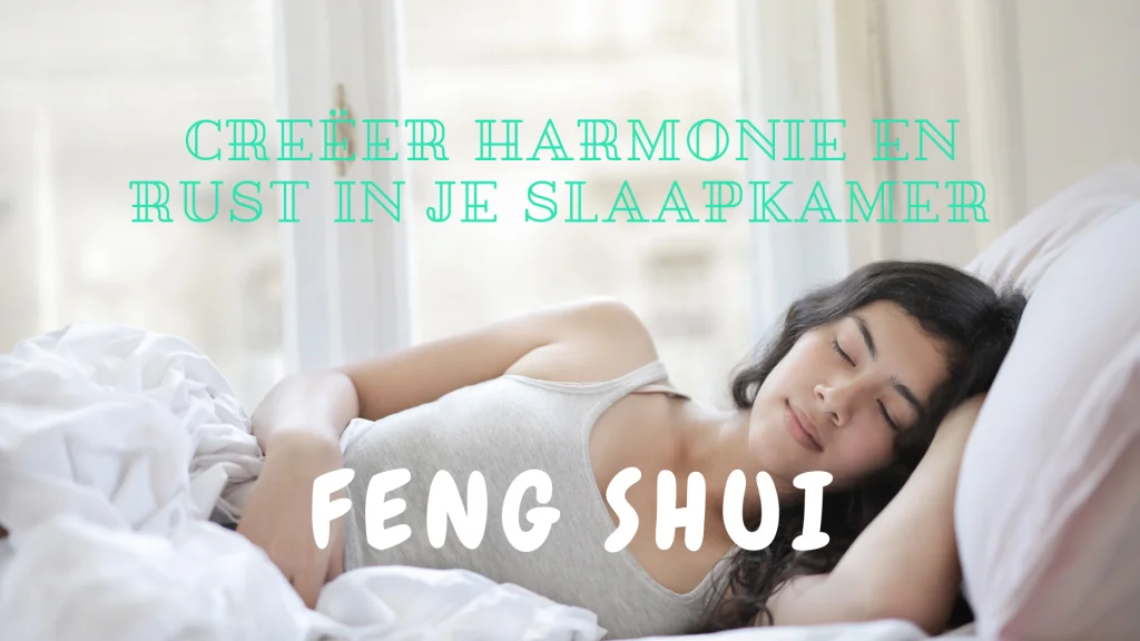 Dankzij Feng Shui toe te passen in haar slaapkamer kan de vrouw goed slapen in haar bed.