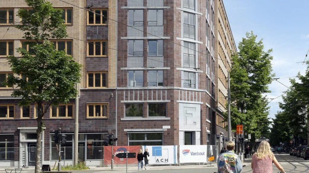 Budget rental housing_ The Fierens Blocks in the Saint-Andries neighborhood © AG Vespa - Bart Gosselin